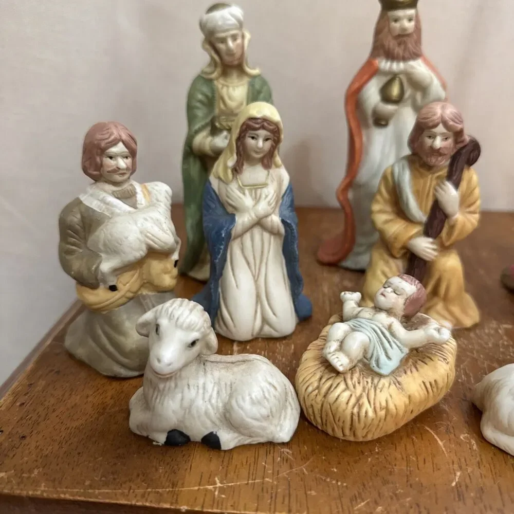 Vintage Seasonal Specialties Classic Ceramic Nativity 11pc Nativity Set With Box